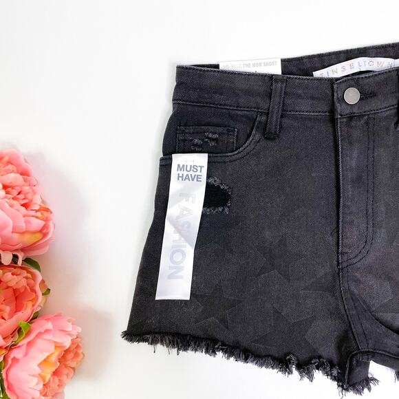 Tinseltown Star Print Distressed High Rise Mom Shorts Black Jean size 7/ 28 NWT - Picture 8 of 8